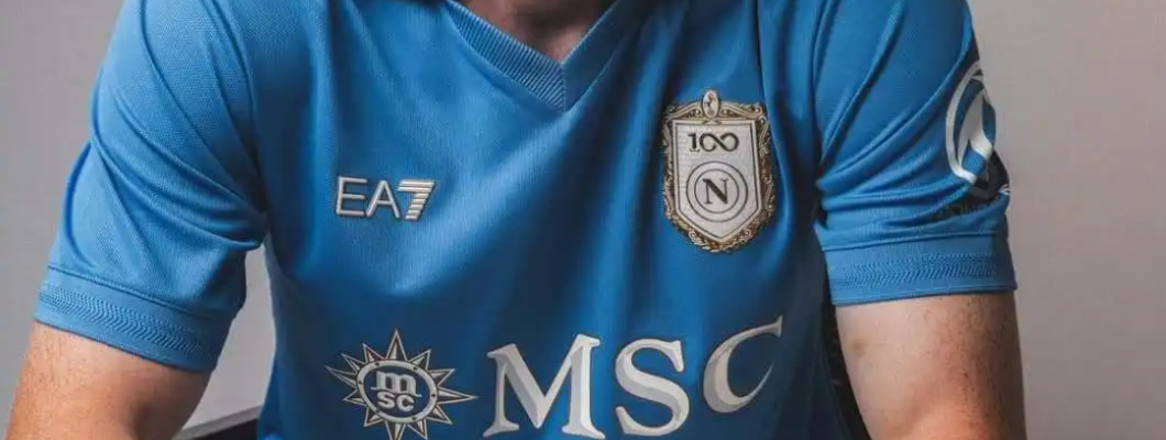 La nuova maglia del Napoli per la stagione 2026-2027 torna al classico azzurro